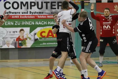 H1 - TV 05 Mülheim 03-11-18, Foto 25 von 31