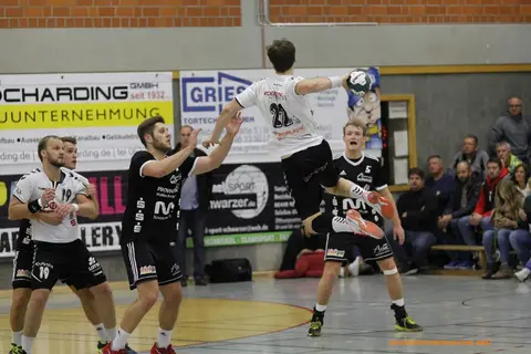 H1 - TV 05 Mülheim 03-11-18, Foto 26 von 31